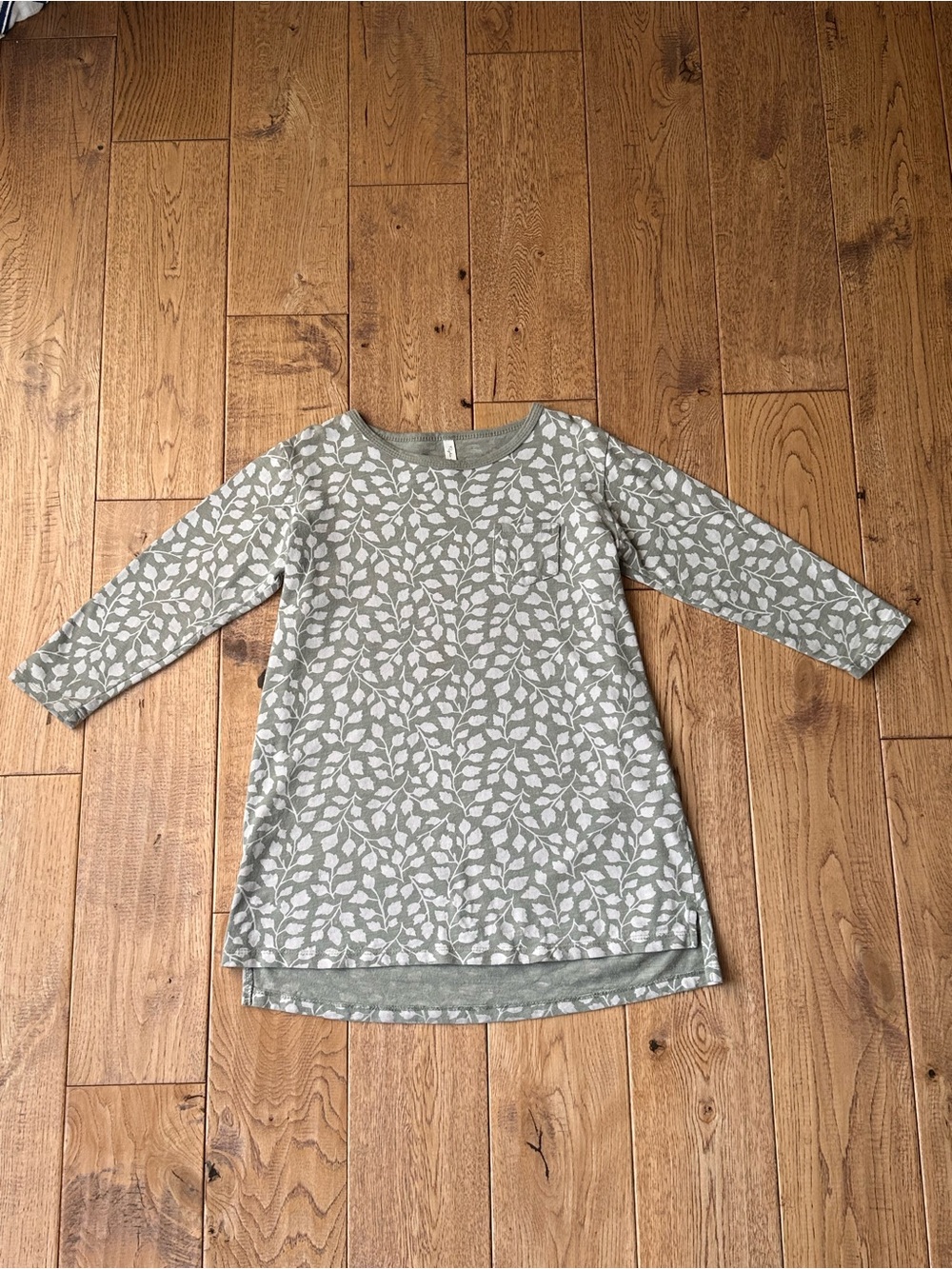 Rylee + Cru Sage Green Leaf Print Dress size 2-3